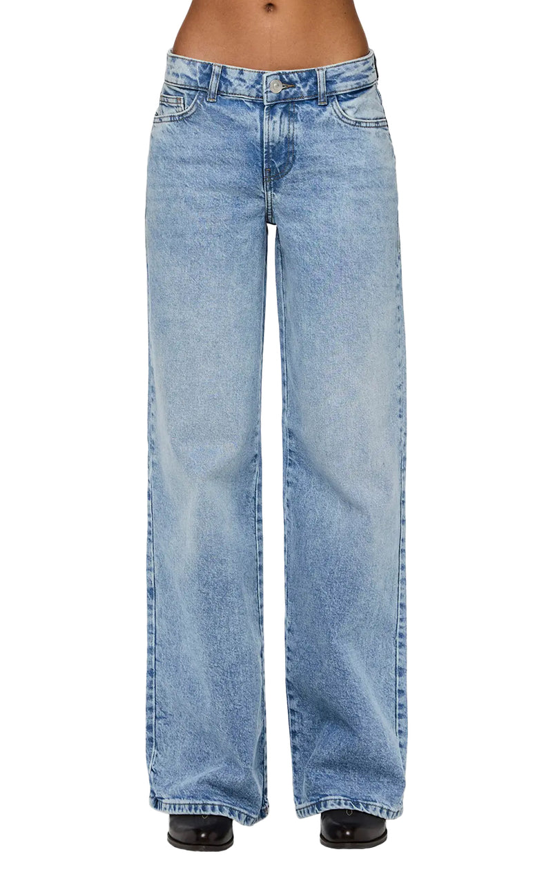 Selma Low Waist Wide Jeans in Light Blue