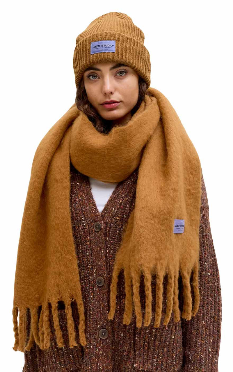 Leslie Scarf in Rubber