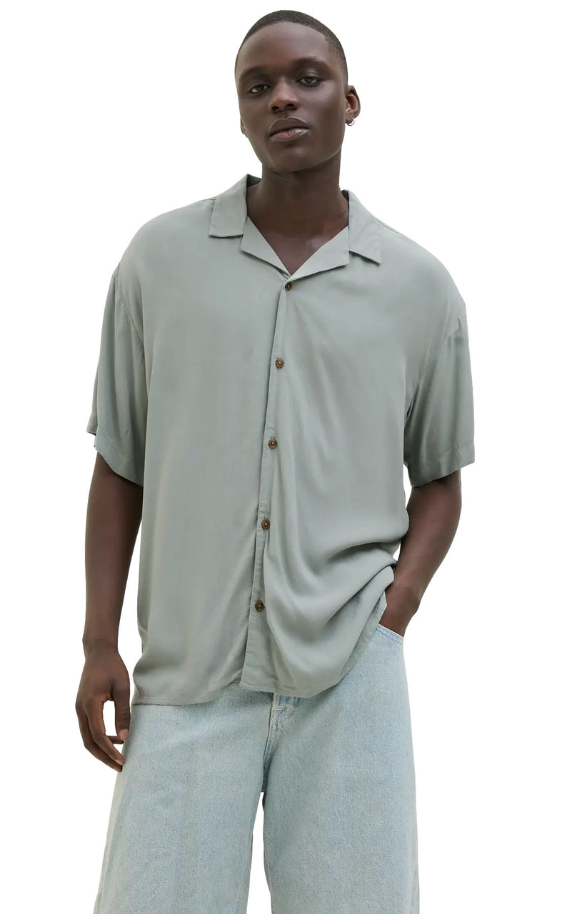 Jeff Solid Resort Shirt in Iceberg Green