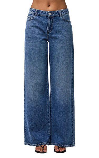 Selma Low Waist Wide Jeans in Medium Blue Denim