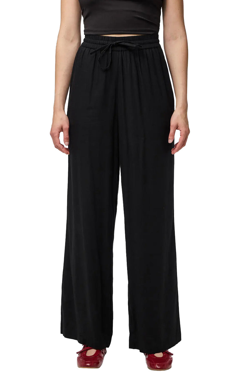 Pia Pants in Black
