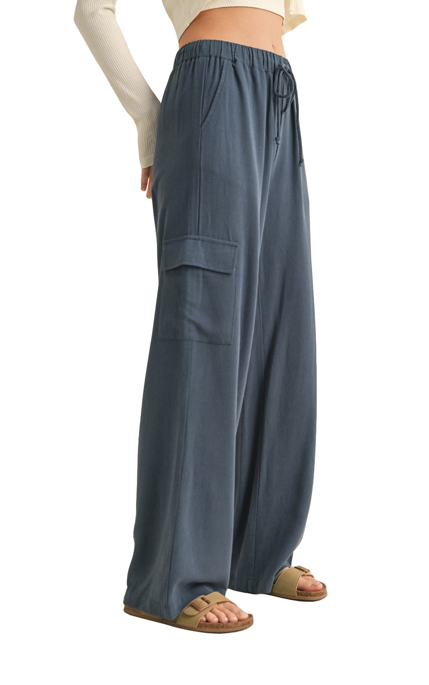 Riley Relaxed Cargo Pants in Blue