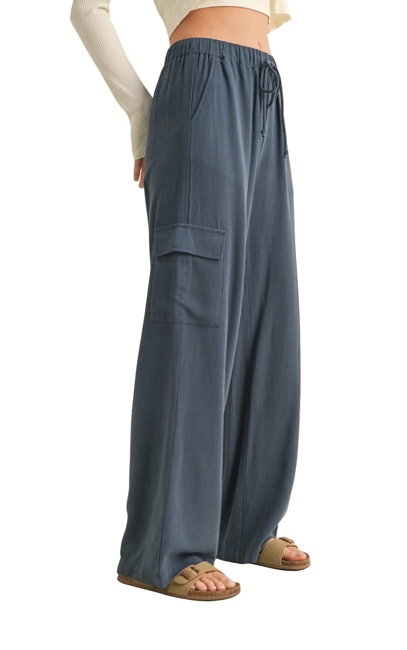 Riley Relaxed Cargo Pants in Blue