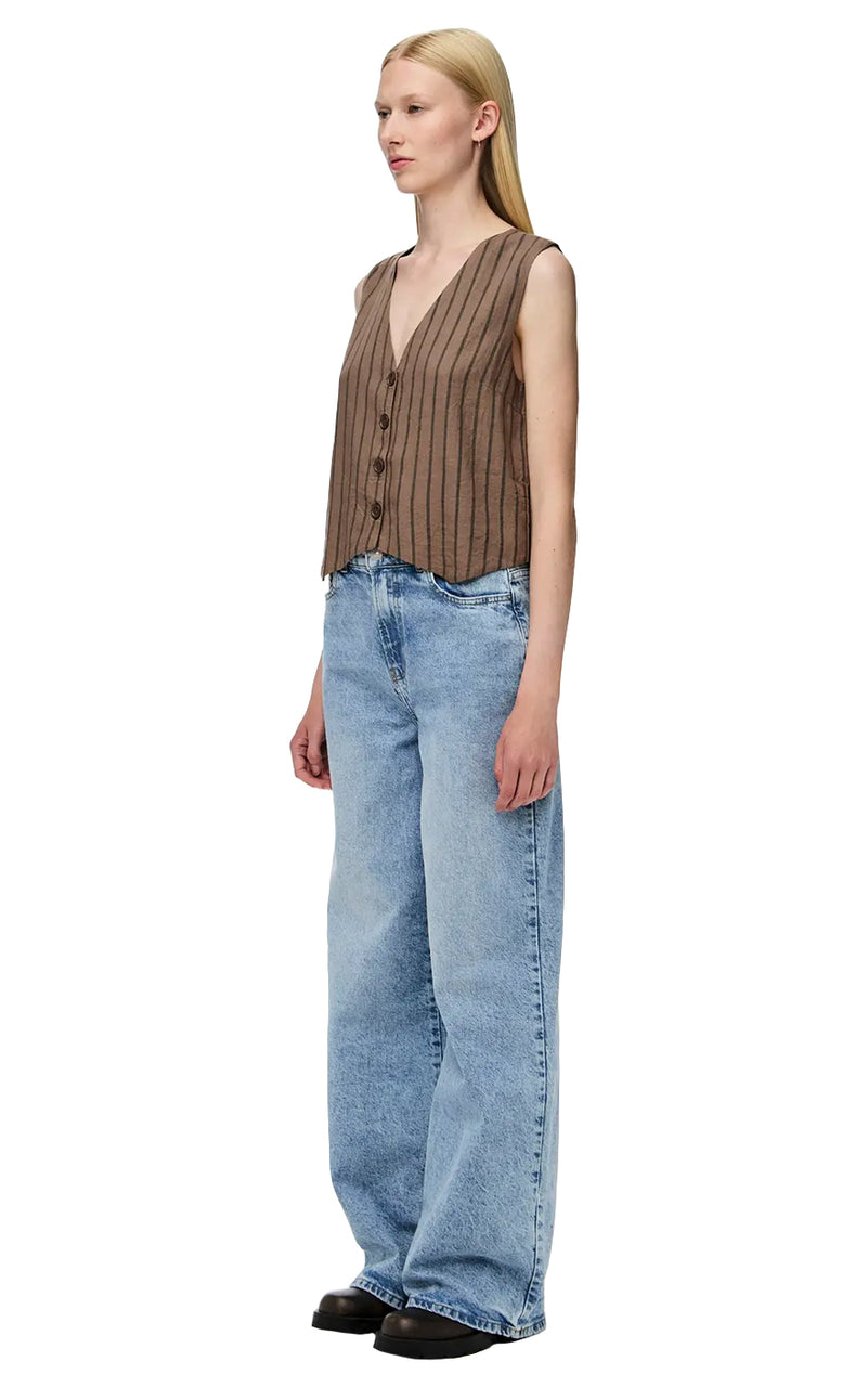 Pia Vest in Falcon with Black Stripe