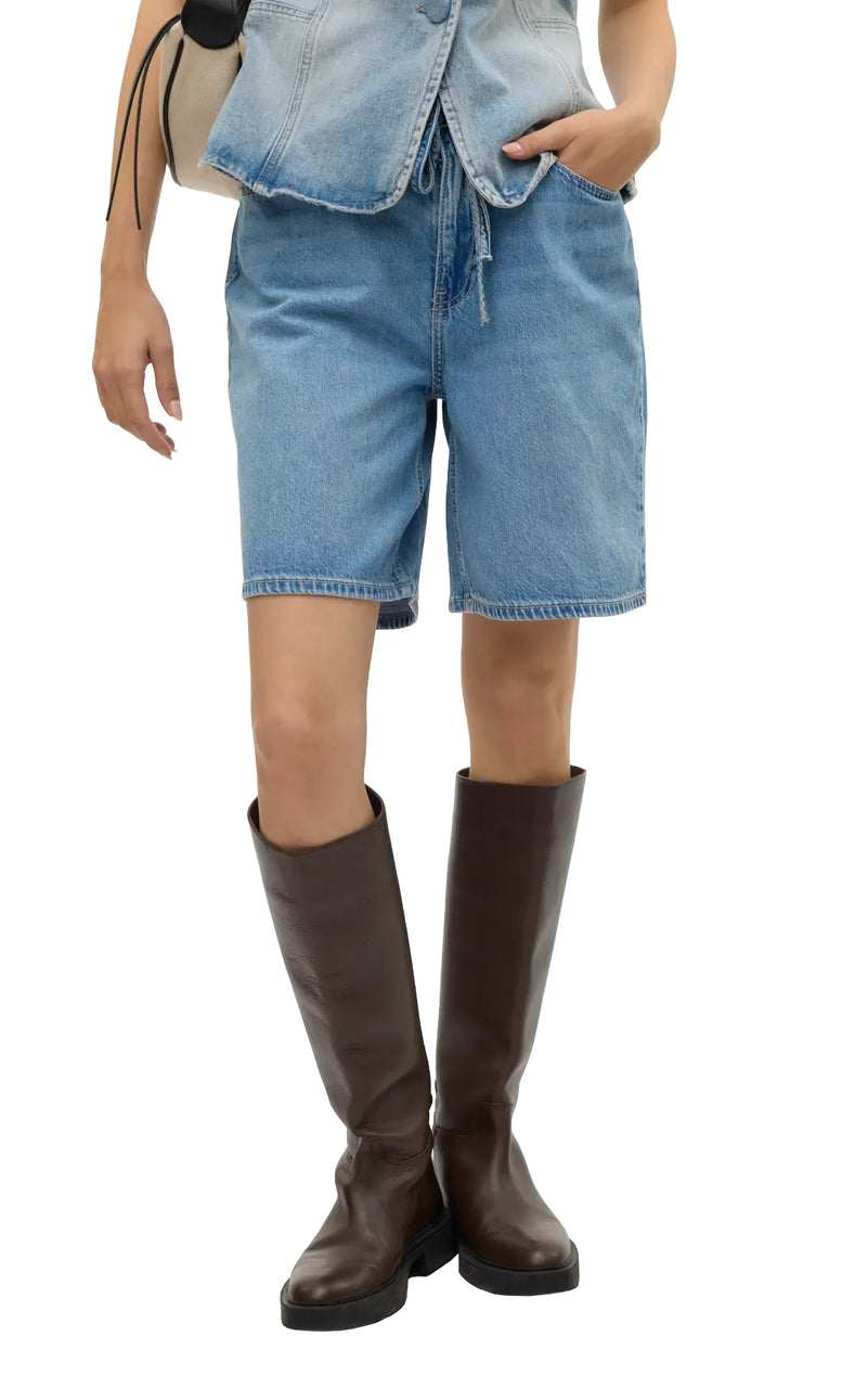 Villa Bermuda Shorts in Light Blue Denim
